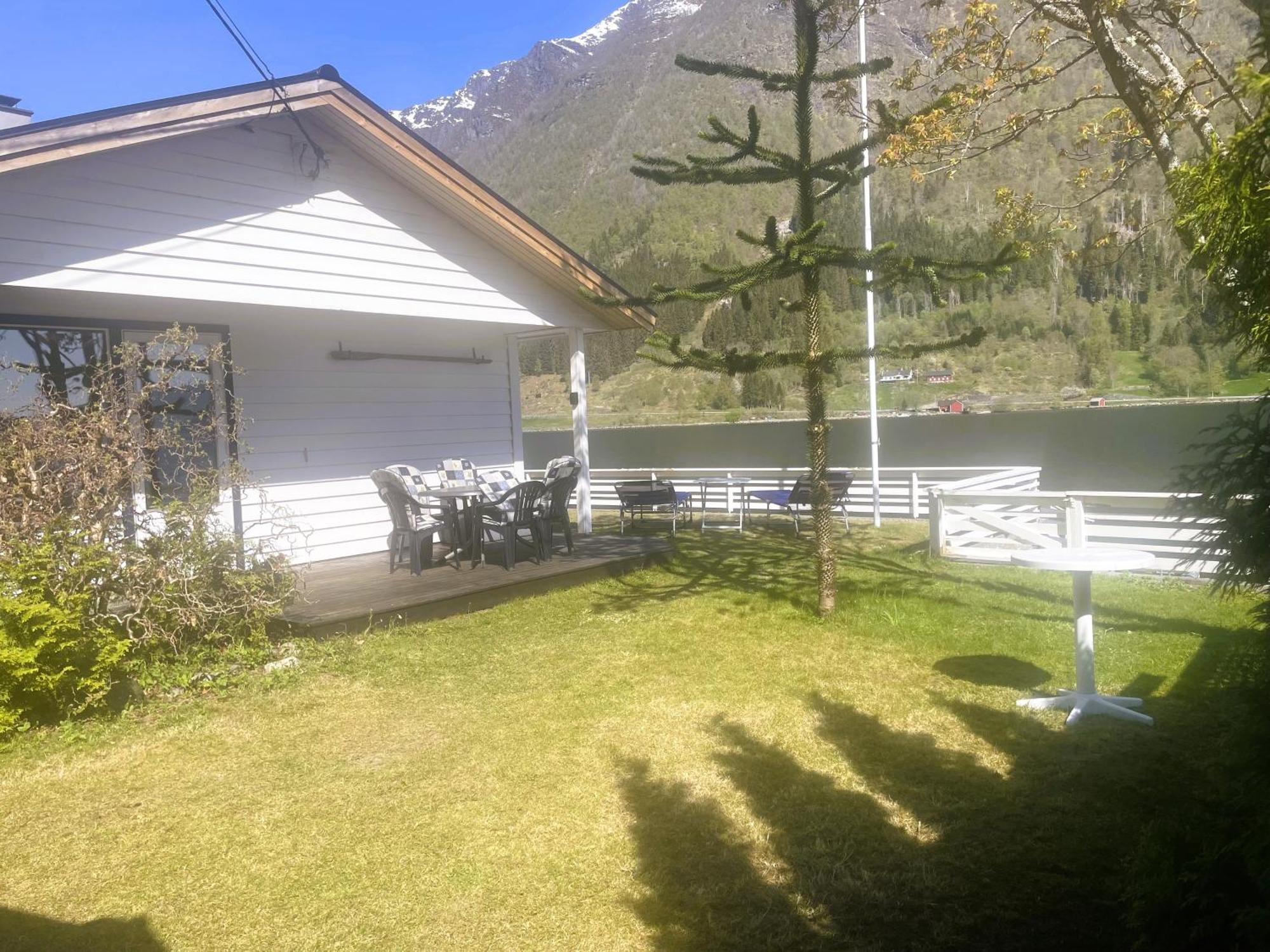 Der Fjordtraum In Balestrand Direkt Am Wasser Bagian luar foto