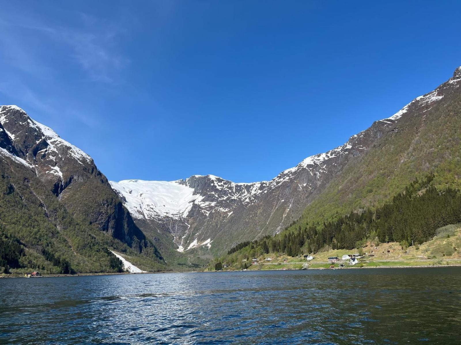 Der Fjordtraum In Balestrand Direkt Am Wasser Bagian luar foto